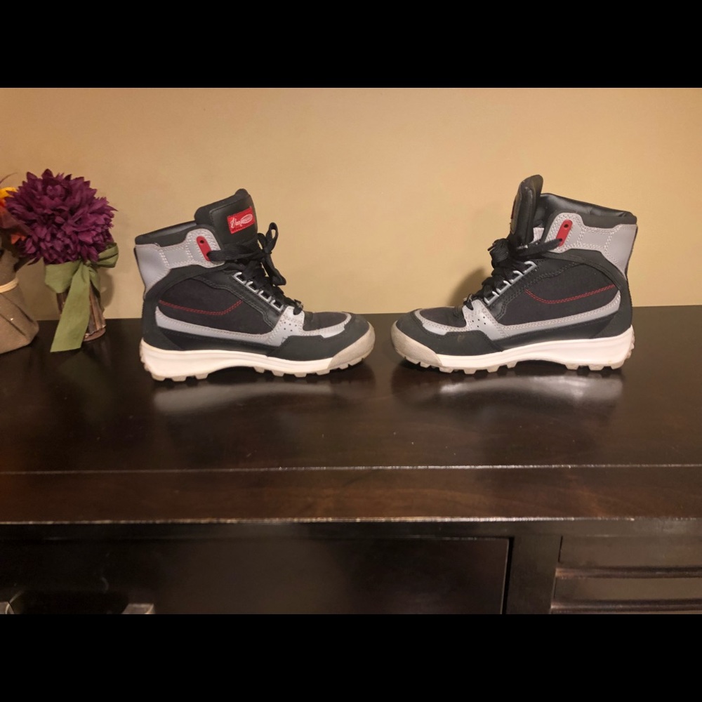 Vasque Gore-Tex Boots - Picture 4 of 5